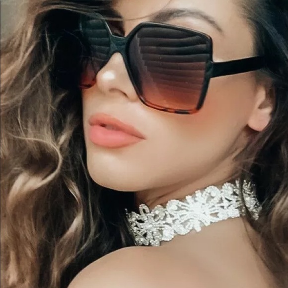 Like New Cole Haan Women Oversized Sunglasses main image 9